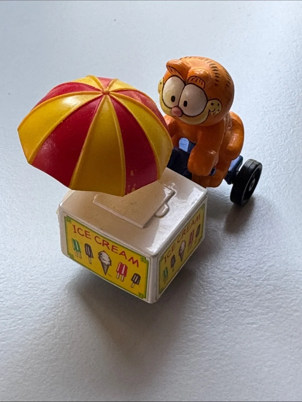 Vintage Ertl Garfield Ice Cream Cart Tricycle Toy